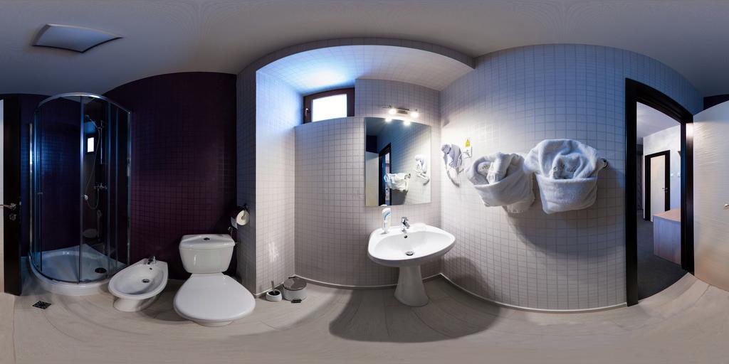 Hotel La Strada Ploieşti Zimmer foto